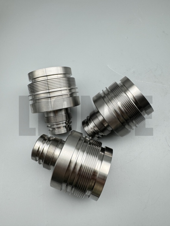 Zergatik aukeratzen da 5. mailako titanio-aleazioa itsaso sakoneko ekipamenduetarako?