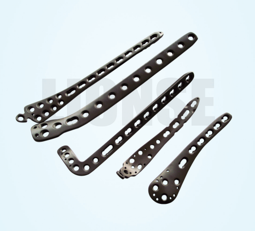 Zergatik hobesten dira titaniozko aleazioko osagaiak inplante medikoetarako?