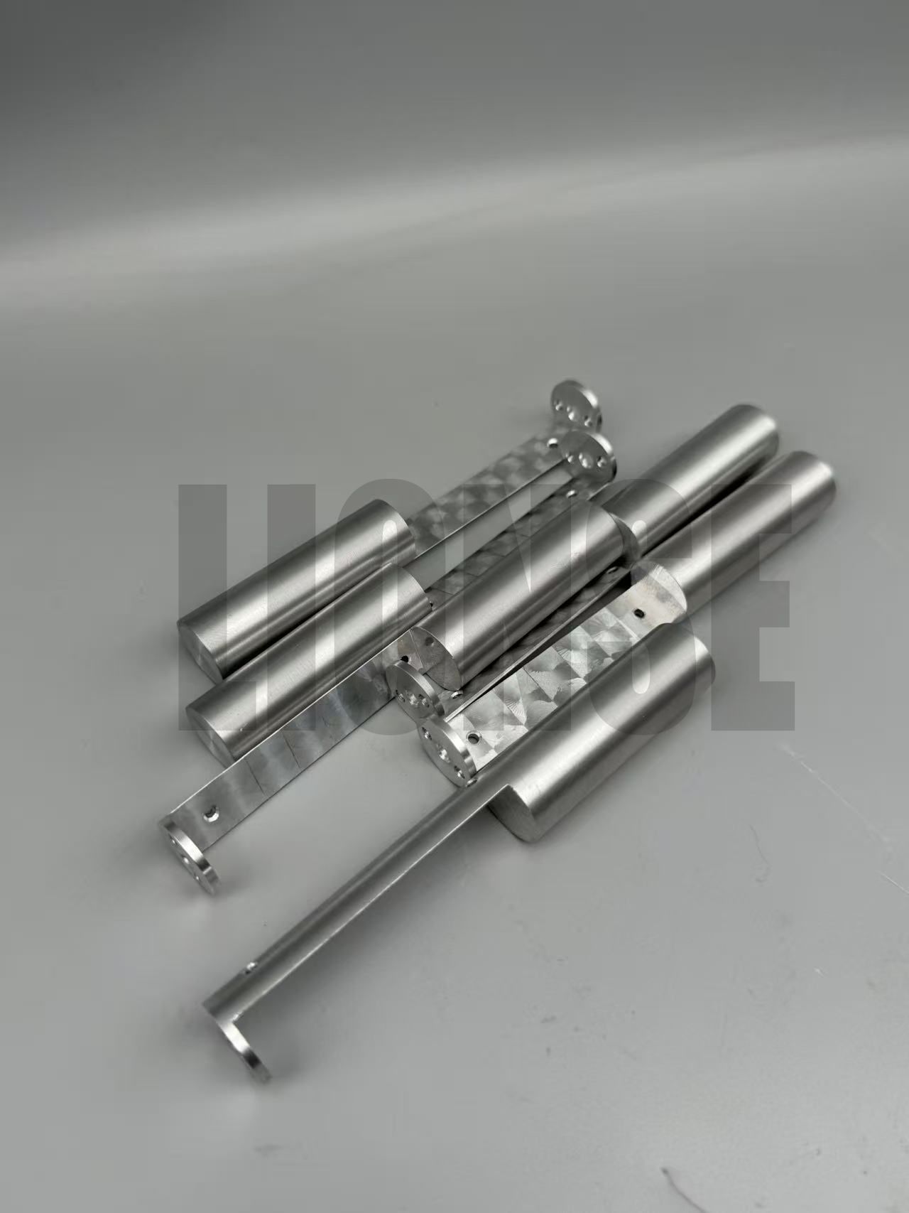 Aluminiozko konektoreek konpon al dezakete desadostasun termiko hedapen koefizienteen arazoa?