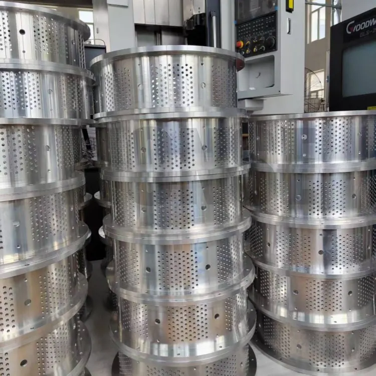 Aluminiozko mekanizazio eraztun zirkularra produktibitatearekin hiltzen da
