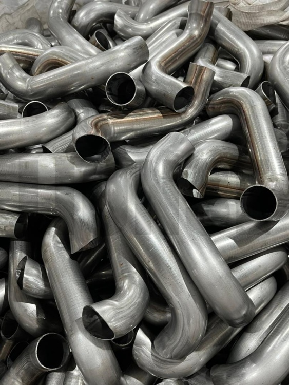 Zehaztasun Automobilgintza Ihes Sistema Ihes Elbow Pipe